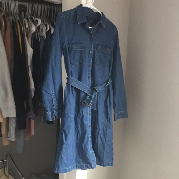 J. Crew Denim Dress, has rip in wrist that needs sewn - Picture 2 of 8